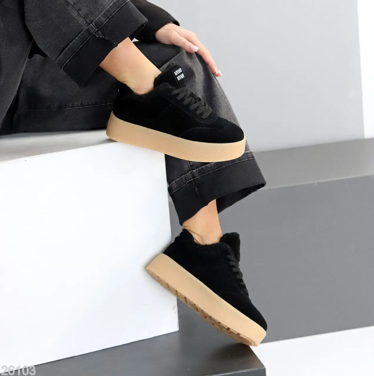 Зелені замшеві черевики